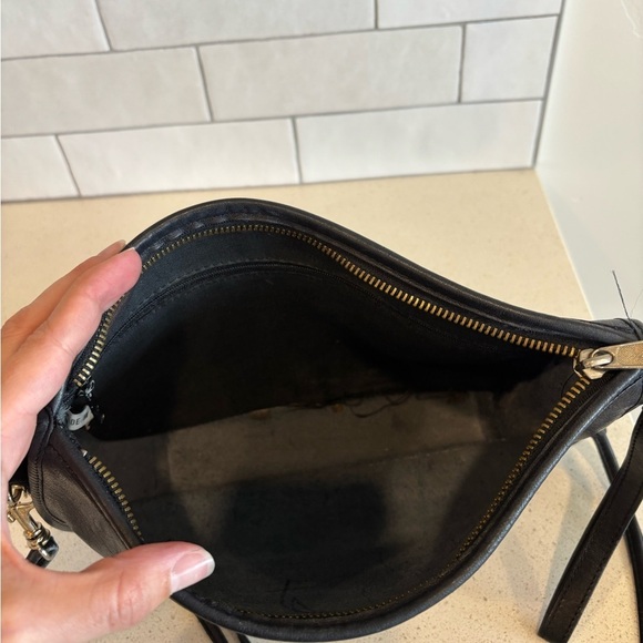Carriage Court Black Crossbody Leather Bag. Vintage EUC - Picture 9 of 10